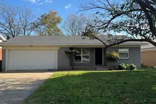 1113 S Idlewild Dr, Sherman, TX 75090 - Photo 1