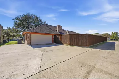 813 Timberline Court, DeSoto, TX 75115 - Photo 35