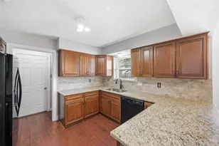 813 Timberline Ct, DeSoto, TX 75115 - Photo 11