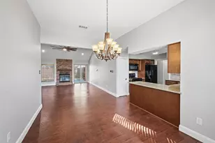 813 Timberline Ct, DeSoto, TX 75115 - Photo 9