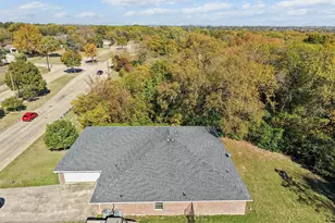 136 N Polk St, DeSoto, TX 75116 - Photo 33