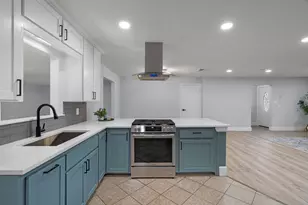 2160 Green Hill Cir, Fort Worth, TX 76112 - Photo 13