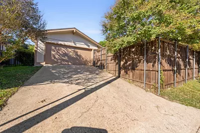 10528 Swallow Lane, Dallas, TX 75218 - Photo 21