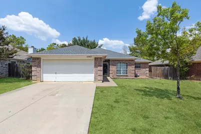 2707 Yorkfield Court, Arlington, TX 76001 - Photo 1