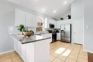 10933 Braemoor Dr, Fort Worth, TX 76052 - Photo 5