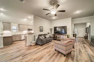 709 Nolan Dr, Sherman, TX 75092 - Photo 3