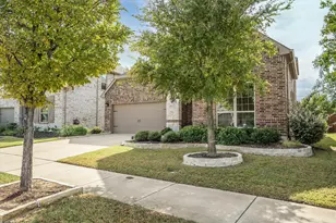 9916 Bitterroot Dr, Little Elm, TX 75068 - Photo 3