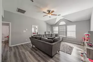 5243 W Cove Way, Grand Prairie, TX 75052 - Photo 29