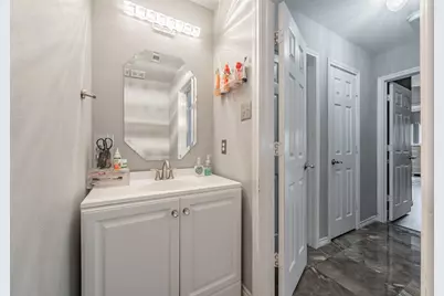 5243 W Cove Way, Grand Prairie, TX 75052 - Photo 19