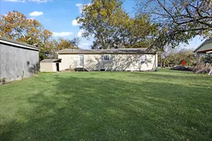 203 S Carter St, Whitewright, TX 75491 - Photo 13