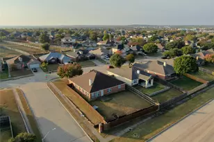 916 Joshua Dr, Burleson, TX 76028 - Photo 35