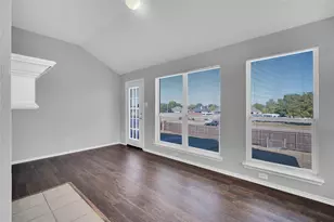 916 Joshua Dr, Burleson, TX 76028 - Photo 17