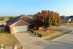 916 Joshua Dr, Burleson, TX 76028 - Photo 5
