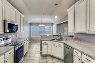 941 La Sierra Dr, Crowley, TX 76036 - Photo 9