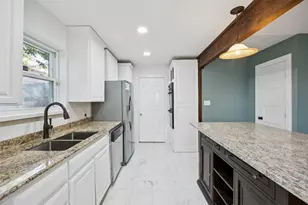 6805 Eagle Rock Dr, Fort Worth, TX 76133 - Photo 11