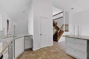 6328 Meadowglen Dr, Arlington, TX 76018 - Photo 11