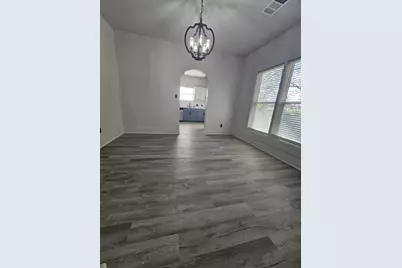 608 E Pecan Street, Taylor, TX 76574 - Photo 5