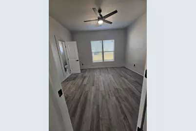 608 E Pecan Street, Taylor, TX 76574 - Photo 23