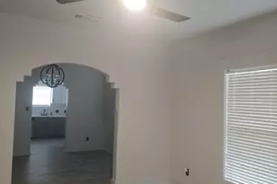 608 E Pecan St, Taylor, TX 76574 - Photo 9