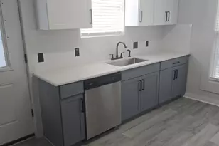 608 E Pecan St, Taylor, TX 76574 - Photo 13