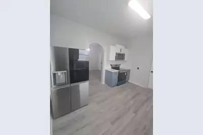 608 E Pecan Street, Taylor, TX 76574 - Photo 17