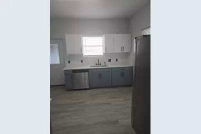 608 E Pecan Street, Taylor, TX 76574 - Photo 11