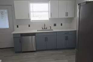 608 E Pecan St, Taylor, TX 76574 - Photo 11