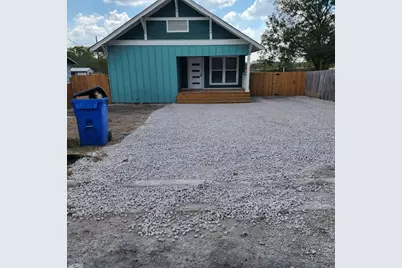 608 E Pecan Street, Taylor, TX 76574 - Photo 1