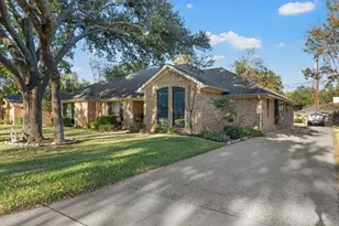 1300 Mesa Verde Dr, Waco, TX 76712 - Photo 5