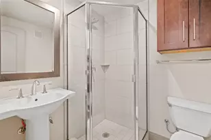 1021 Pavillion St, Dallas, TX 75204 - Photo 21