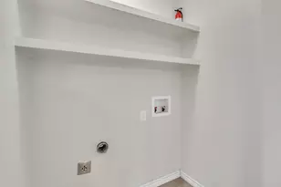 439 Clover Ln, Garland, TX 75043 - Photo 13