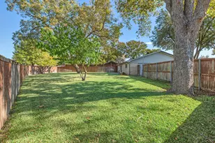 439 Clover Ln, Garland, TX 75043 - Photo 23