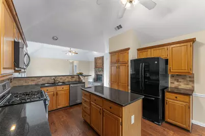 6306 Debbie Circle, Rowlett, TX 75089 - Photo 9