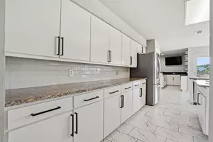 704 Timberview Ct N, Fort Worth, TX 76112 - Photo 17