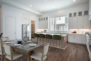381 E Greenbriar, Dallas, TX 75203 - Photo 1
