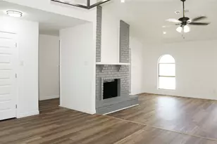 2009 Clark Trail, Grand Prairie, TX 75052 - Photo 5