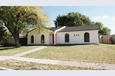 2009 Clark Trail, Grand Prairie, TX 75052 - Photo 1