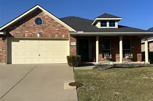 715 W Milton Dr, Arlington, TX 76001 - Photo 1