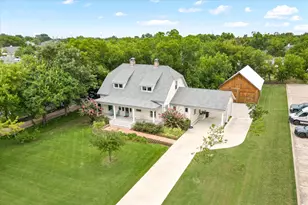 404 E Wall St, Grapevine, TX 76051 - Photo 3