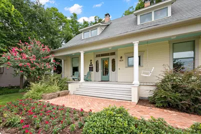 404 E Wall Street, Grapevine, TX 76051 - Photo 7