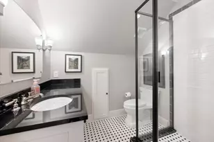 404 E Wall St, Grapevine, TX 76051 - Photo 35