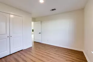 2836 Burchill Rd S, Fort Worth, TX 76105 - Photo 13