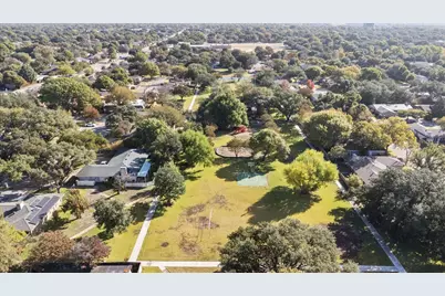 15655 Regal Hill Circle, Dallas, TX 75248 - Photo 39