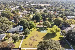 15655 Regal Hill Cir, Dallas, TX 75248 - Photo 39