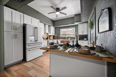 216 W Willingham Street, Cleburne, TX 76033 - Photo 13