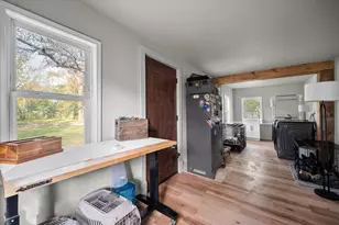 216 W Willingham St, Cleburne, TX 76033 - Photo 31