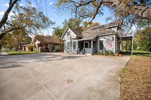 216 W Willingham St, Cleburne, TX 76033 - Photo 3