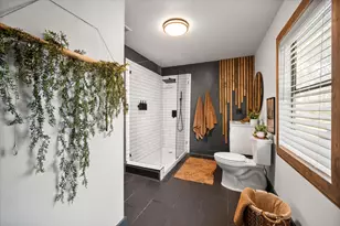 216 W Willingham St, Cleburne, TX 76033 - Photo 27