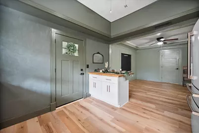 216 W Willingham Street, Cleburne, TX 76033 - Photo 15