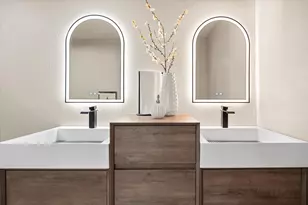 216 W Willingham St, Cleburne, TX 76033 - Photo 21